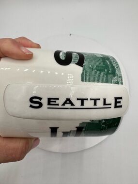 2002 Starbucks Seattle Emerald City Skyline Barista Series One 18 oz Coffee Mug
